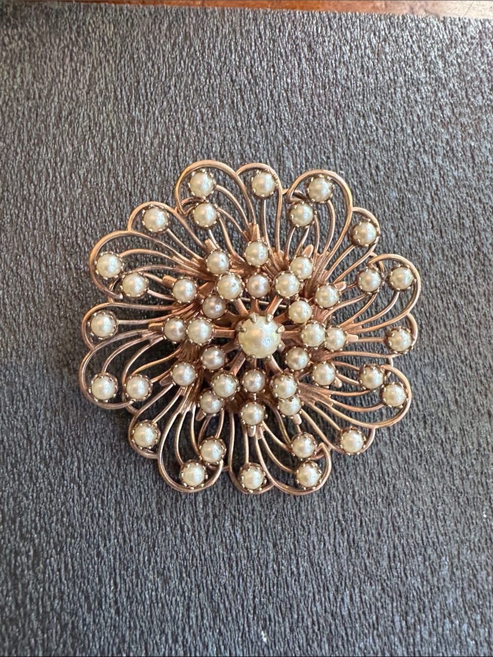 Vintage Gold-Tone Pearl Floral Brooch - Feminine Statement Pin